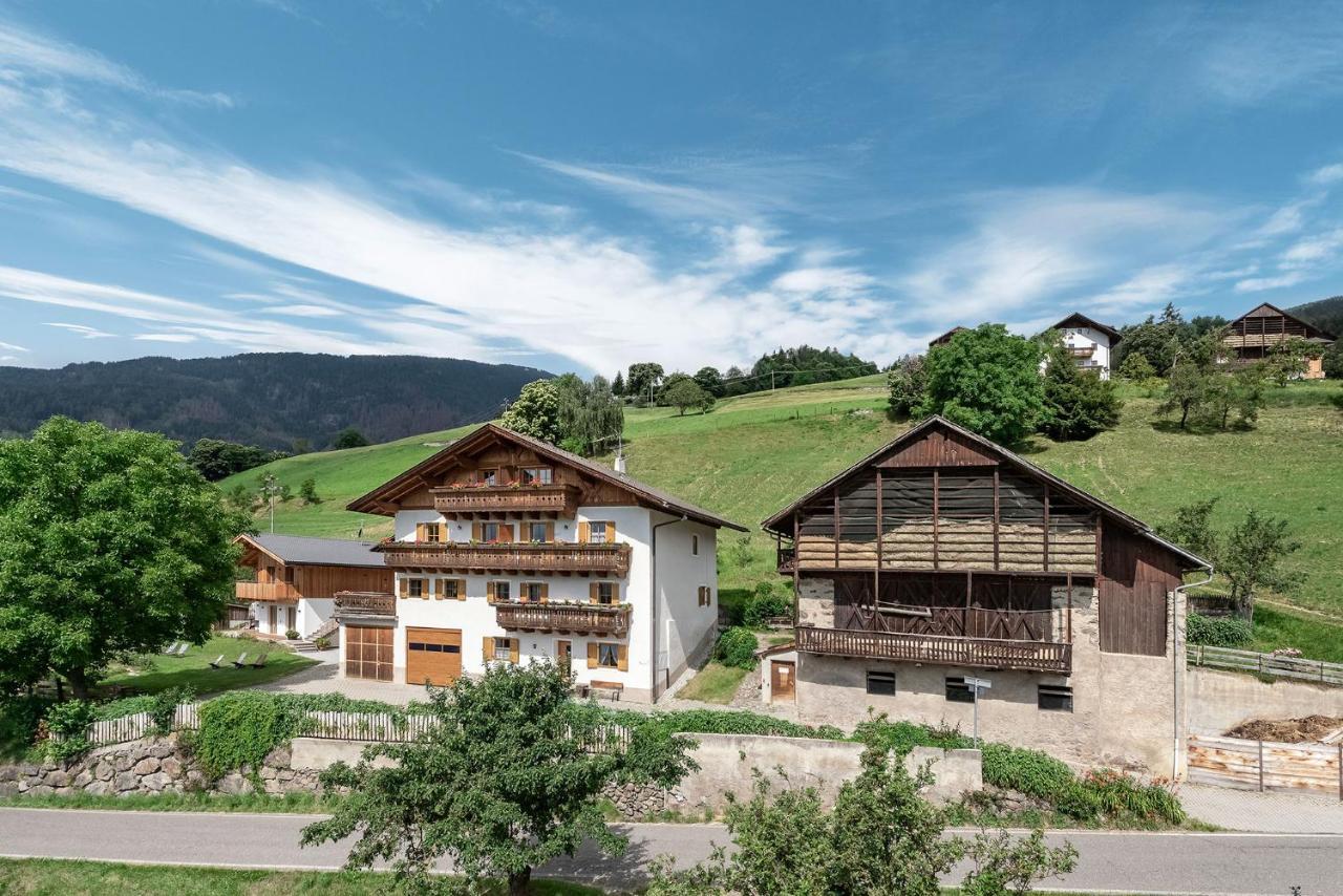 Hauserhof - Urlaub Auf Dem Bauernhof Villandro Exterior photo